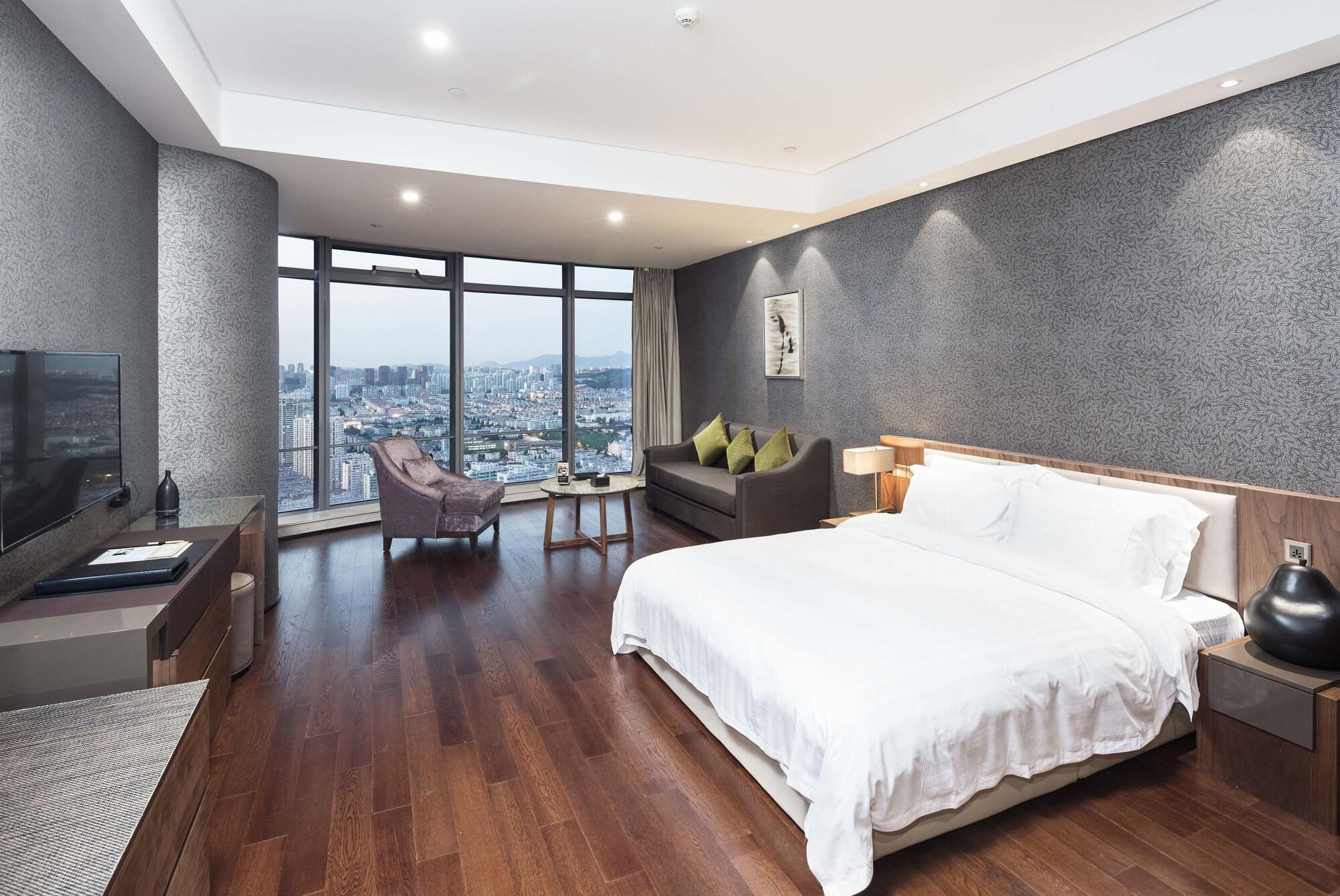 Grand Madison Qingdao Harbour-View Central（Former Qingdao Farglory Hotel） מראה חיצוני תמונה