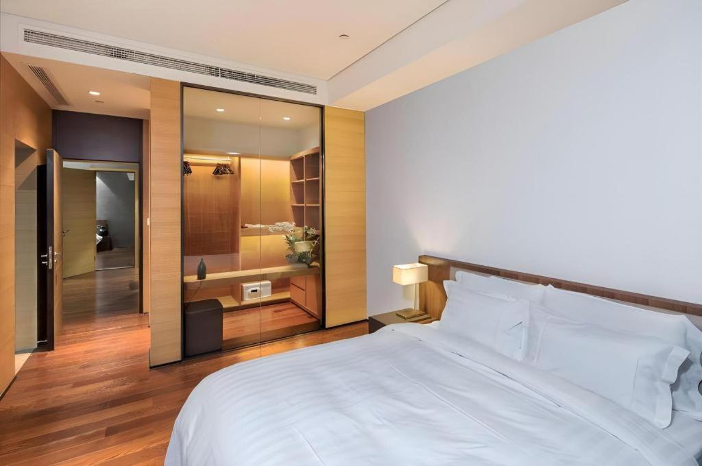 Grand Madison Qingdao Harbour-View Central（Former Qingdao Farglory Hotel） מראה חיצוני תמונה