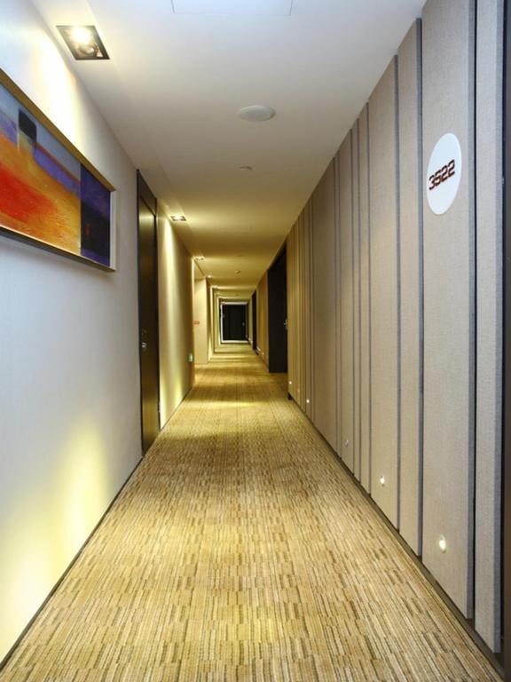 Grand Madison Qingdao Harbour-View Central（Former Qingdao Farglory Hotel） מראה חיצוני תמונה
