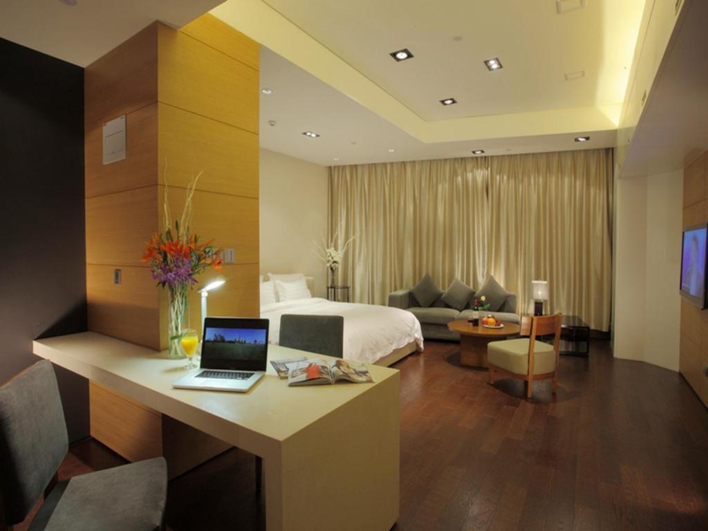 Grand Madison Qingdao Harbour-View Central（Former Qingdao Farglory Hotel） חדר תמונה