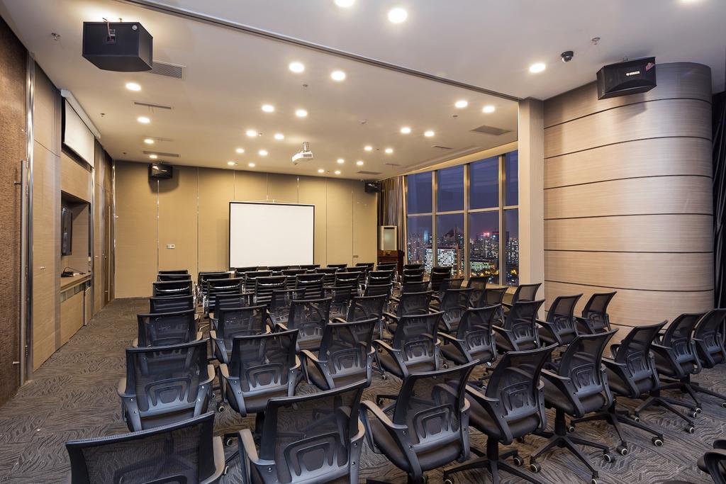 Grand Madison Qingdao Harbour-View Central（Former Qingdao Farglory Hotel） מראה חיצוני תמונה