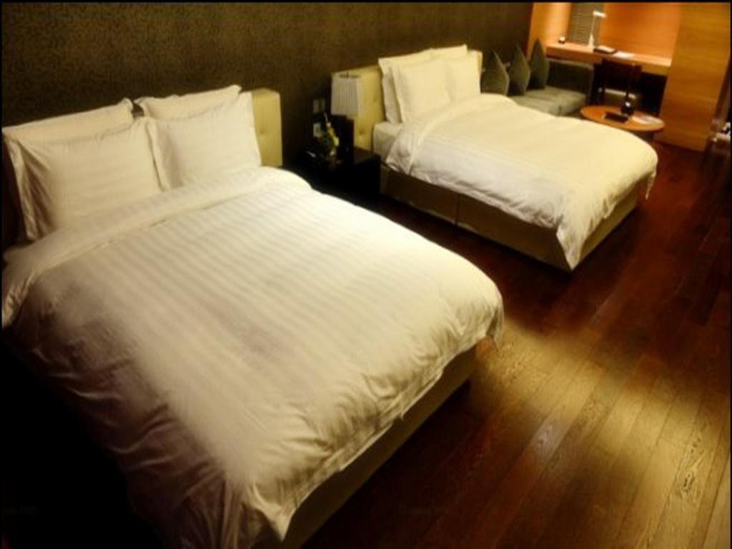 Grand Madison Qingdao Harbour-View Central（Former Qingdao Farglory Hotel） מראה חיצוני תמונה